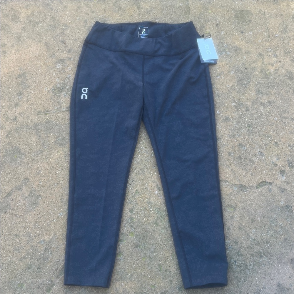 ON Running Tights 7/8 Leggings Women's Size XL New with tags!